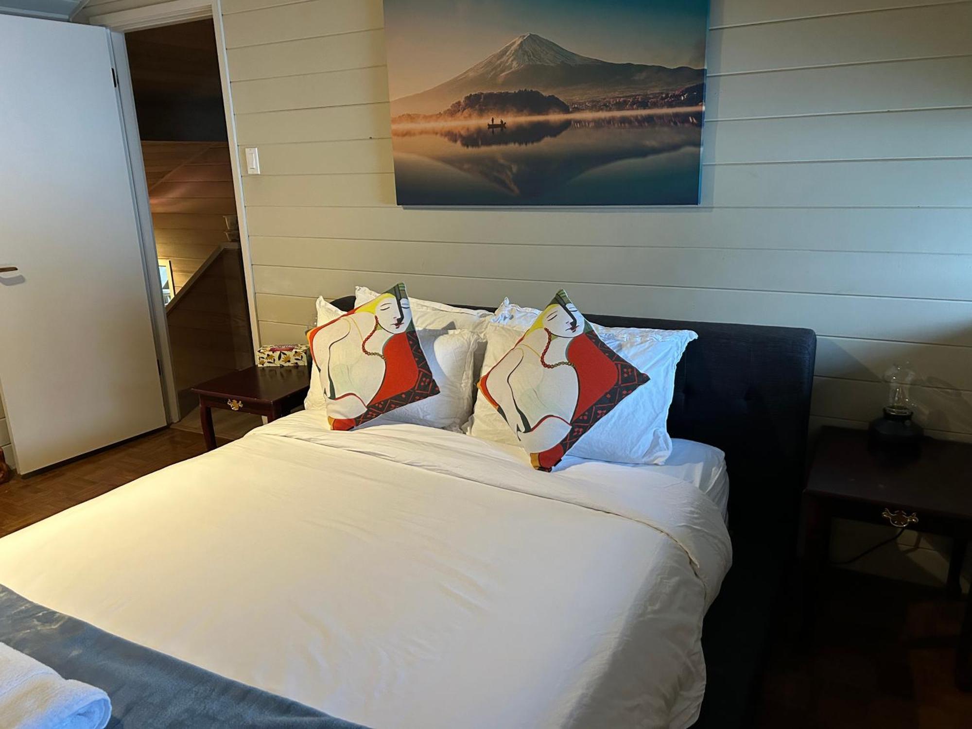 Waterfront Cottage With Superb Coastline Views West Vancouver Extérieur photo
