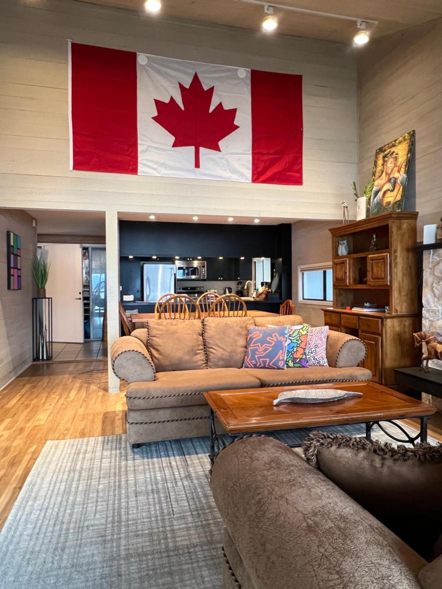 Waterfront Cottage With Superb Coastline Views West Vancouver Extérieur photo
